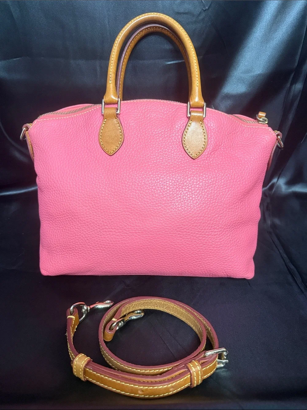 GORGEOUS DOONEY & BOURKE PINK PEBBLED GRAIN LEATHER DOMED SATCHEL / SHOULDER BAG